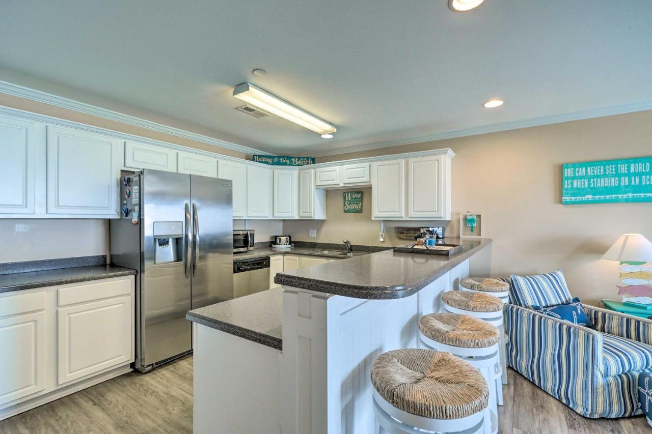 Ocean-View Oak Island Condo, 1 Block To Beach! Bagian luar foto