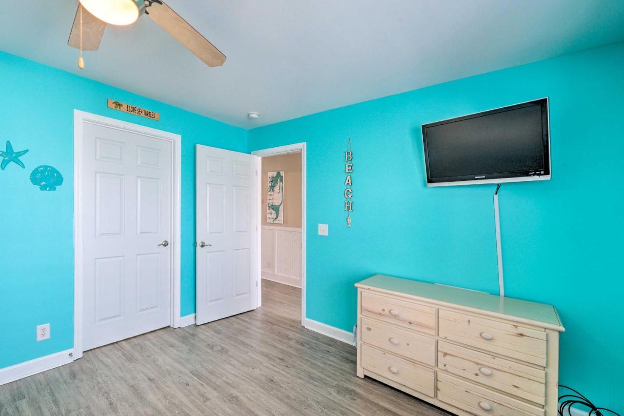 Ocean-View Oak Island Condo, 1 Block To Beach! Bagian luar foto