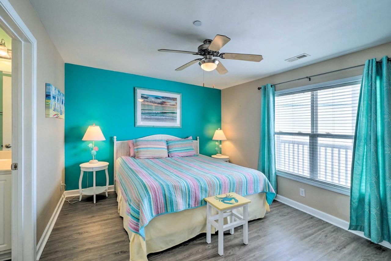 Ocean-View Oak Island Condo, 1 Block To Beach! Bagian luar foto